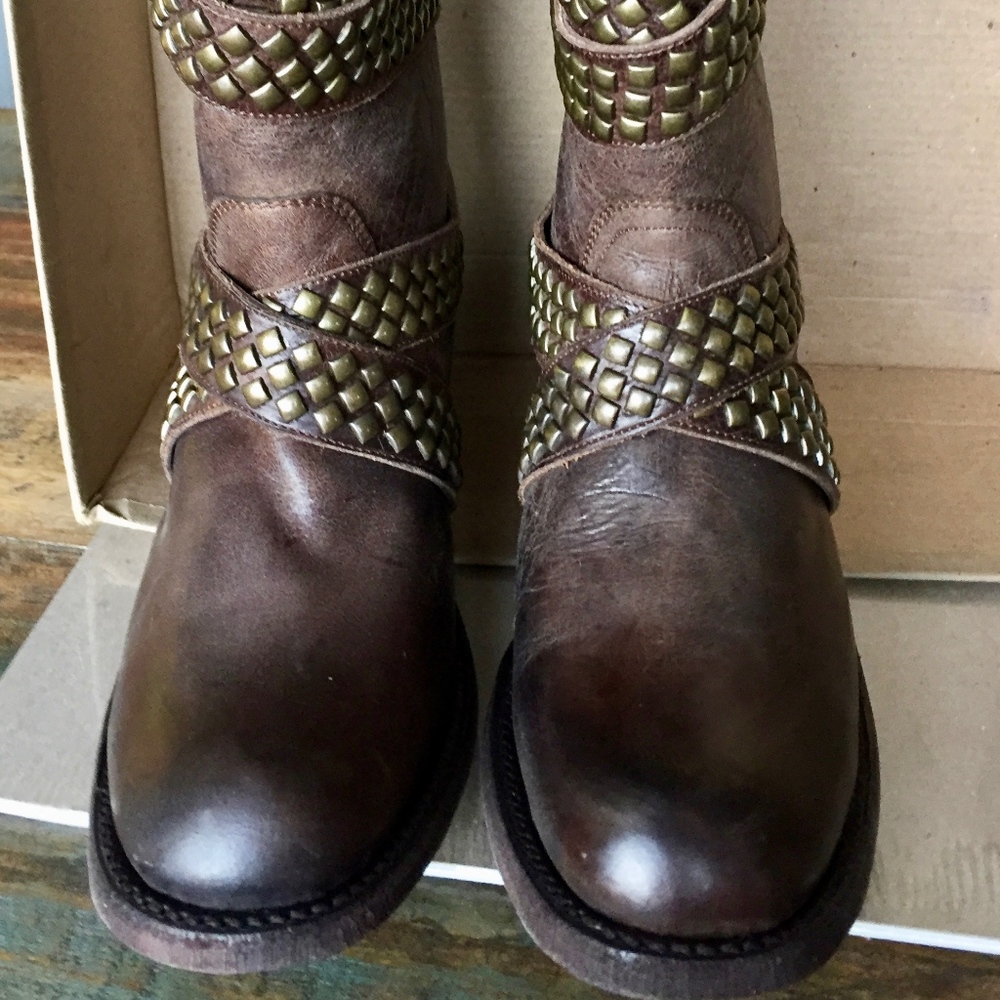 FIVE WORLDS QUEENTIA BROWN BOOTS size 6.5 NEW
